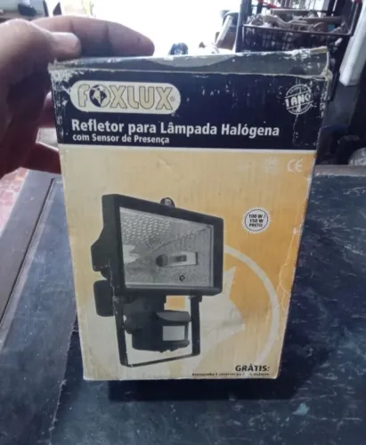Refletor para Lâmpada Halógena, com sensor de presença.