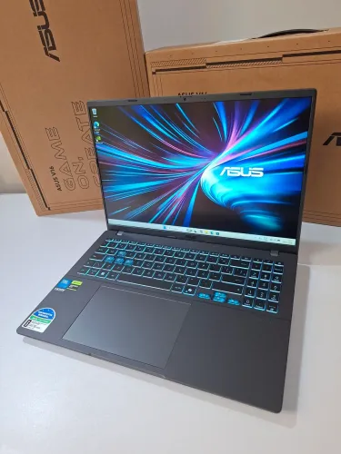 Notebook Gamer Novo Asus V16 Core 5 210H 16gb DDR5 RTX 4050 Nvme 512gb Tela 144hz Lacrado