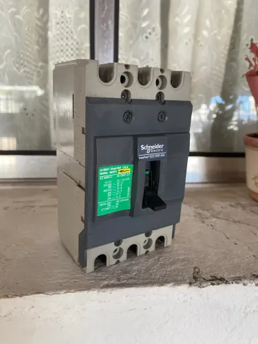 Disjuntor caixa moldada 3P 40A 25Ka Ezc100N3040 Schneider