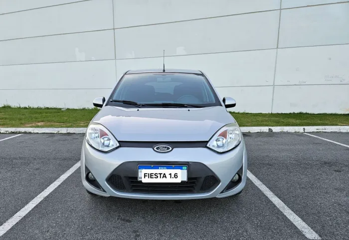 Ford Fiesta SE 1.6 8V Flex 5P 2014