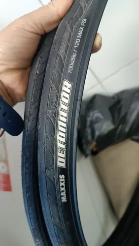 Par de Pneus maxxis 700x28 speed