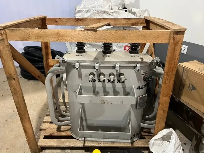 Transformador Trifásico a oleo 112,5Kva