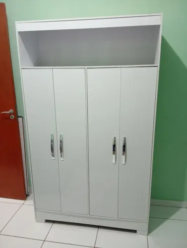 Armário Multiuso 4 portas