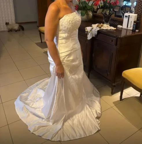 Vestido de noiva na etiqueta