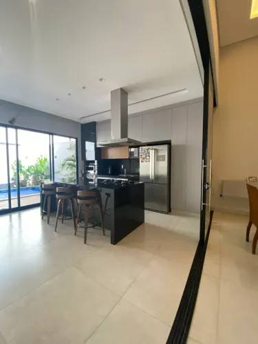 Maria Julia 2 anos de construção 3 suites, piscina aquecida