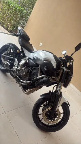 Yamaha MT 07 LINDA!!!!