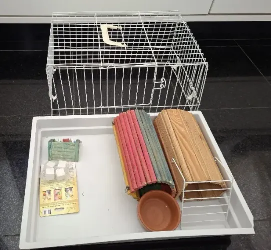 Gaiola Pet com acessórios