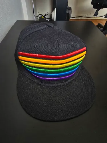 Boné LGBT