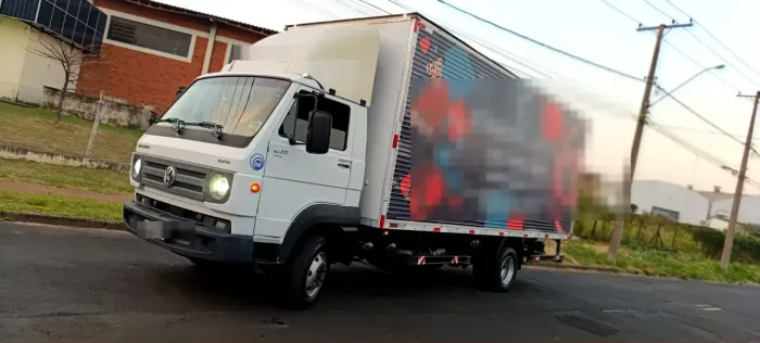 VW 8.160 Delivery DRC 4x2 - 2017/2018 - Baú Fechado 6,10m