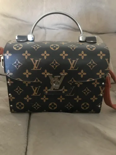 Bolsa baú lateral em madeira