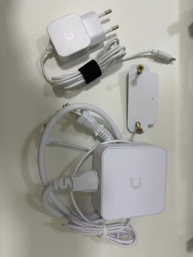 Switch 8 Portas Gigabit Ubiquiti Unifi