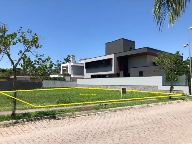 Terreno de 614 m² em Jurerê Internacional