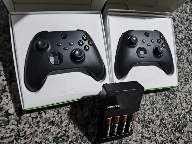 2 Controles Xbox Series S/X Original Carbon Black + Kit Duracell Novíssimos