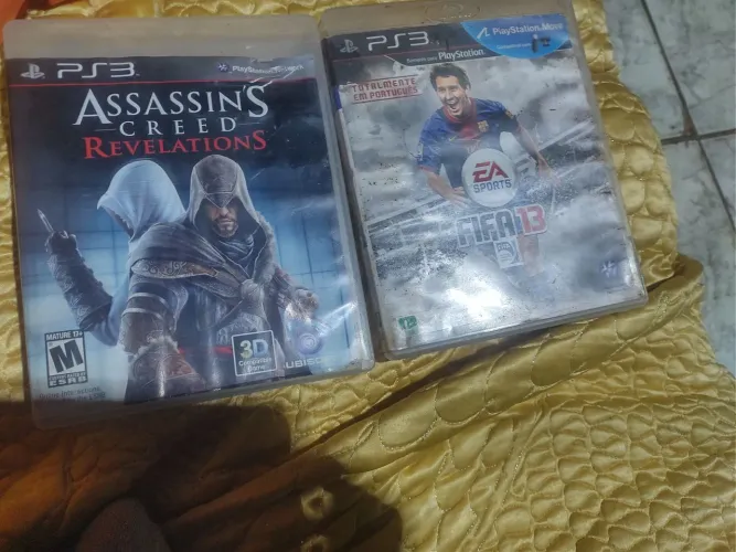 Vendo esses dois jogos de vídeo game