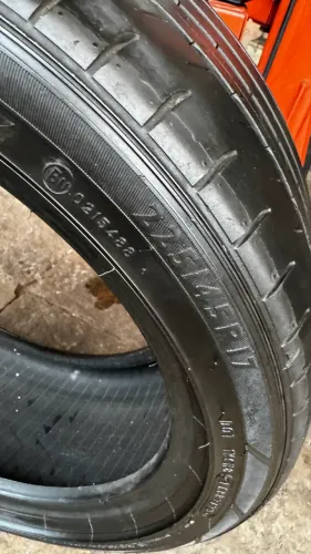 PNEU DUNLOP 225-45-17