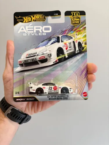 Hot Wheels Premium - LB Super Silhouette Nissan Silvia (S15) Yokohama - Escala 1:6