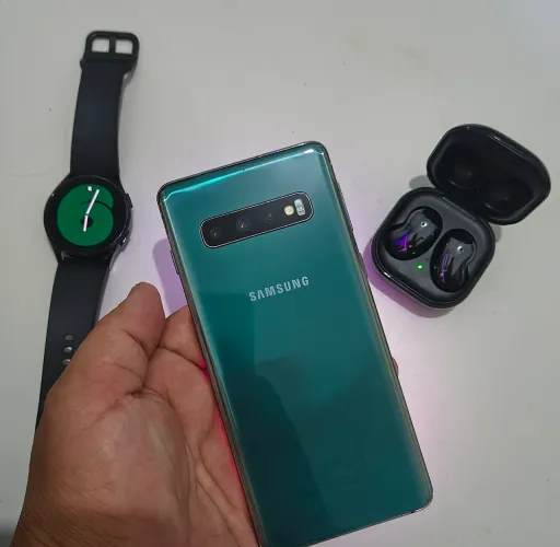 Galaxy S10 + smartwatch 4 + Buds Live
