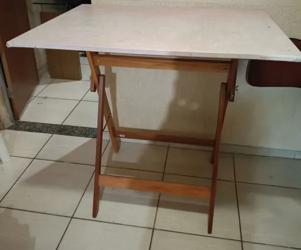 Mesa Dobrável para Corte, Costura e Artesanato