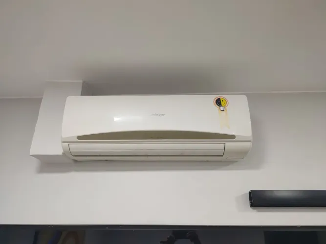 Ar Condicionado Gelando 12.000 BTUs Springer, $900