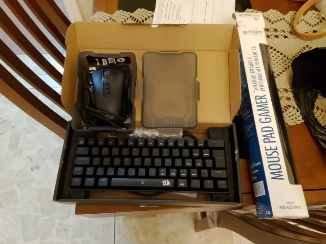 Teclado mecânico, mouse e tapete grade Redragon GAMER 