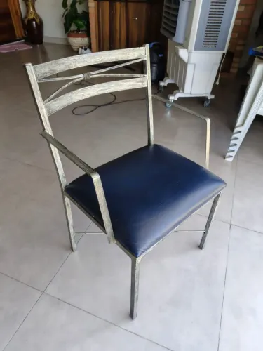 Vendo conjunto cadeira e banco para varanda por R$ 350,00