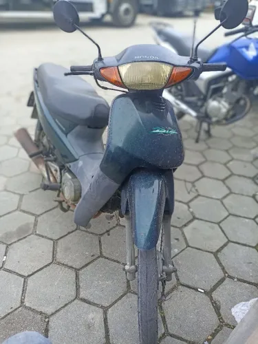 Honda Biz 100 es ( com partida) 2k abaixo da Fipe, 30% de margem