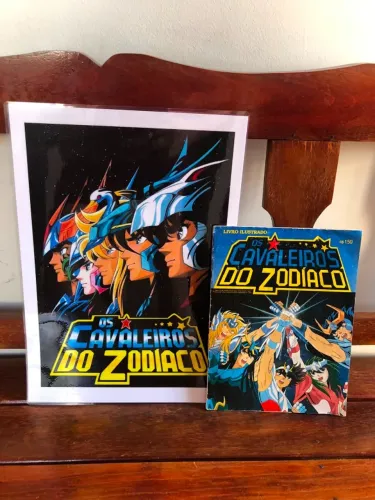 Álbum Cavaleiros do Zodíaco mais Pôster A3