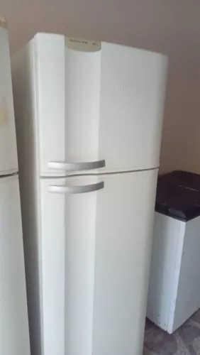 Vende-se Geladeira Eletrolux por R$ 1150,00