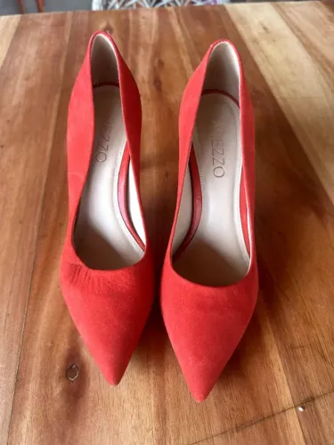 Scarpin Arezzo vermelho 35 