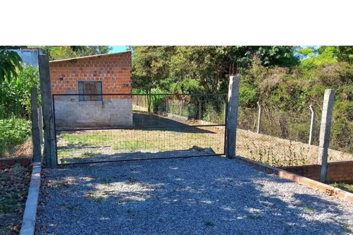 Terreno 400m² com edificação | Rua Brasília, 288 | Boi Morto | Santa Maria