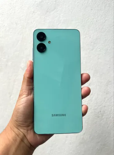 Galaxy A06 - 128GB Impecável