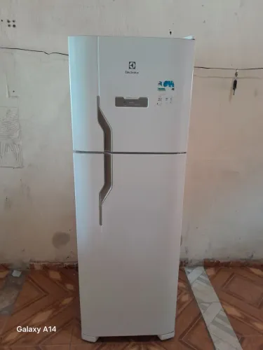 Geladeira Electrolux Frost Free 