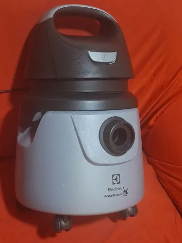 Vendo Aspirador de pó Electrolux A10 Smart 