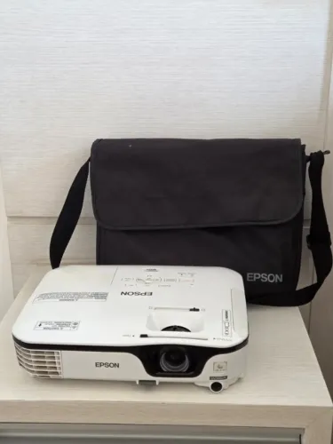 Projetor Epson W12+ PowerLite HDMI 2800 Lumens WXGA - Perfeito com Bolsa