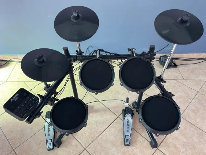 Bateria Eletrônica Alesis Turbo Mesh