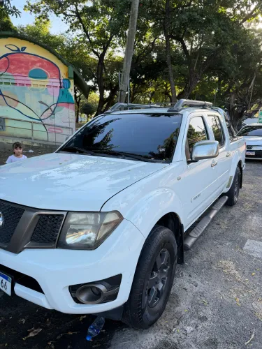 Nissan Frontier SV AT. CD 4X4 2.5 TB Dies. Aut. 2016