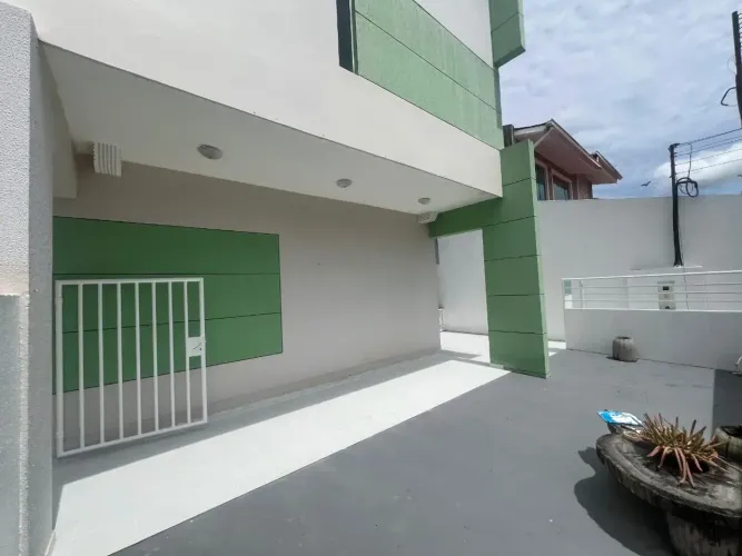CASA TRIPLEX COM 4 SUÍTES, PISCINA E 4 VAGAS JARDIM ENCONTRO DAS ÁGUAS