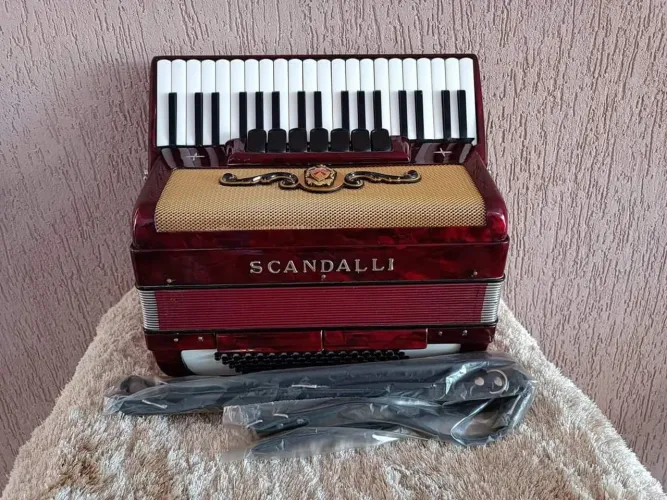 Acordeon Scandalli 120 baixos ntodeschini Giulietti