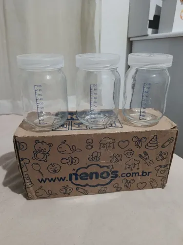 Potinhos de leite materno