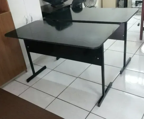 mesa escrivaninha cor preta simples sem gaveta, mdf e ferro, frete gratuito