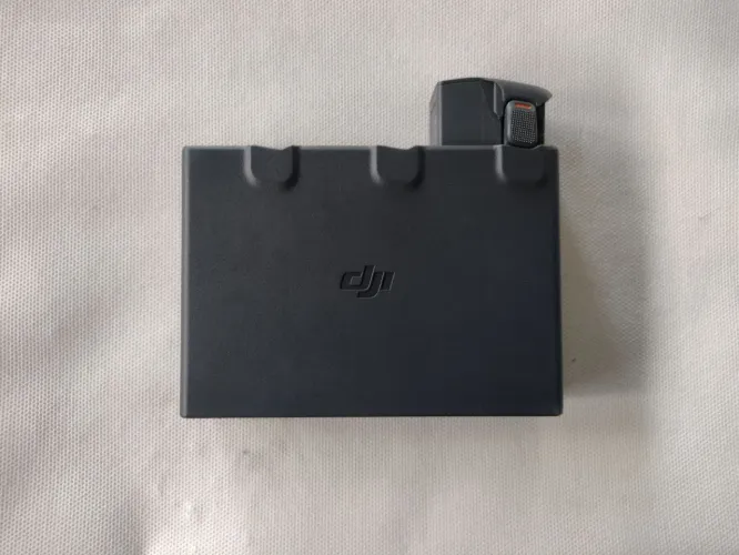 Hab com uma bateria do drone Dji avata 2 a bateria e o hab são semi novos 