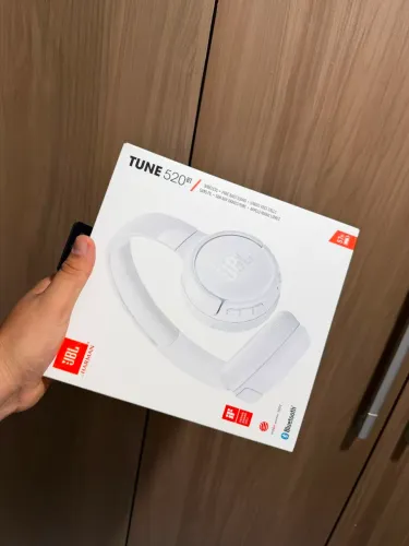 Fone de ouvido Bluetooth jbl tune 520