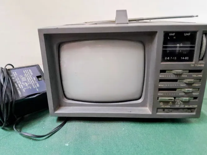 TV 5 POLEGADAS, DE LUXE, VINTAGE.