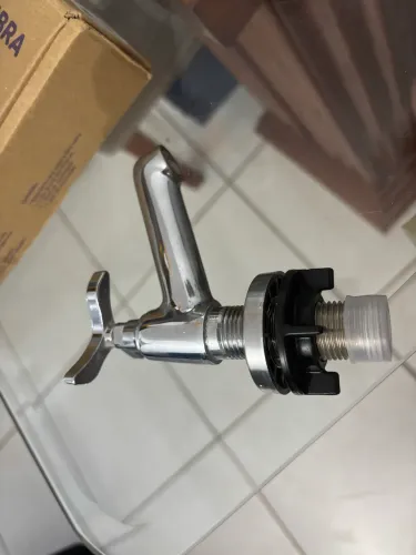 Vendo torneira para tanque ou lavatório