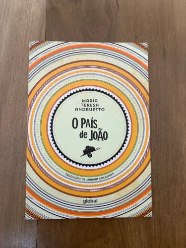 Livro O País de João, livro lindo.