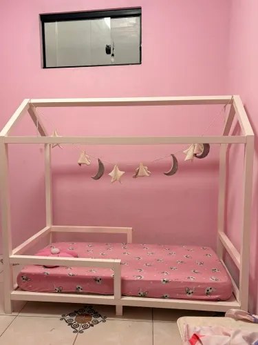 Cama infantil montesoriana