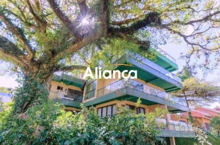 Apartamento de 3 dormitórios para alugar no bairro Vila Assunção em Porto Alegre.
