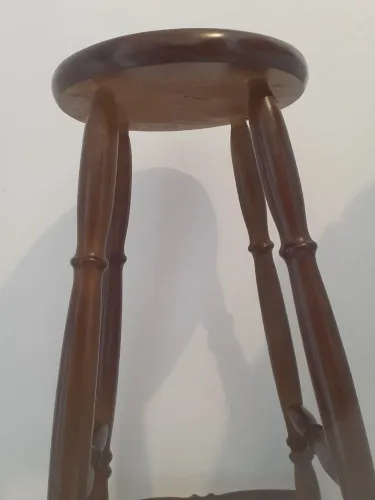 Banqueta alta de madeira