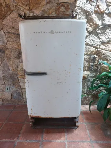 Geladeira antiga General Electric