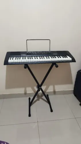 ? TECLADO ALESIS MELODY 61 - OPORTUNIDADE
